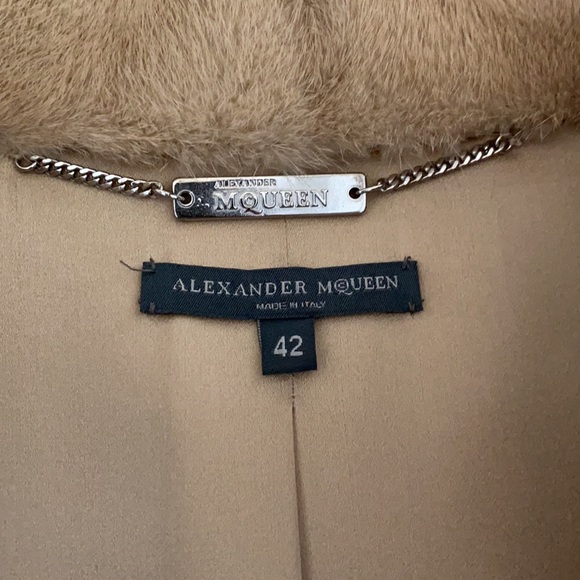 Original Alexander McQueen Fall 2005 runway mink fur jacket. Collectors item. - Picture 6 of 14